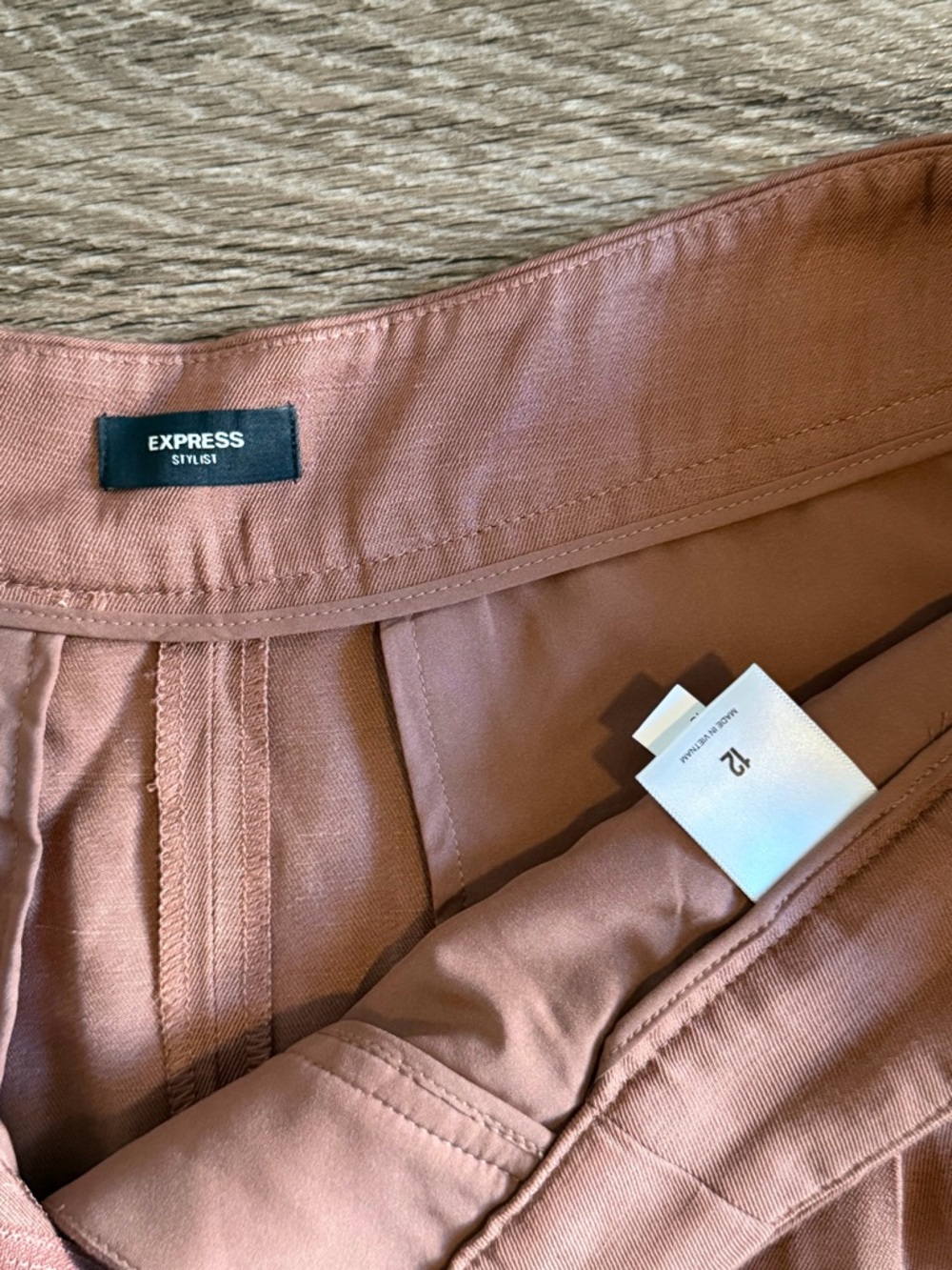 Express High-Rise Linen Shorts - Picture 3 of 3